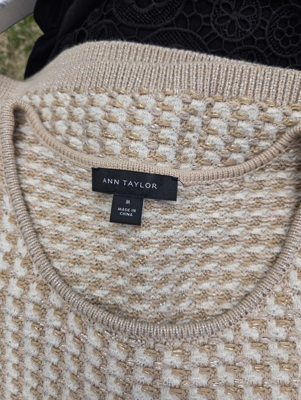 Ann Taylor Women's Sleeveless Textured Knit Sweater Top - Cream & Tan - Size 4